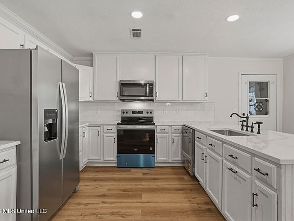 5th image of 1312 Mannsdale Rd #C