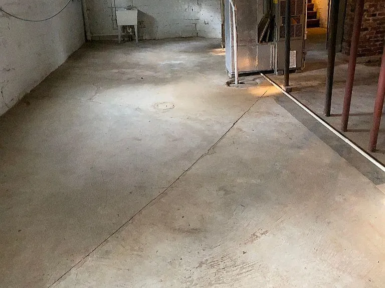 915 W Kirkwood Ave — Photo 9