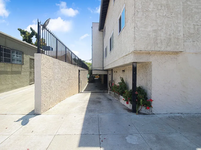 4526 Eagle Rock Blvd #4 — Photo 19