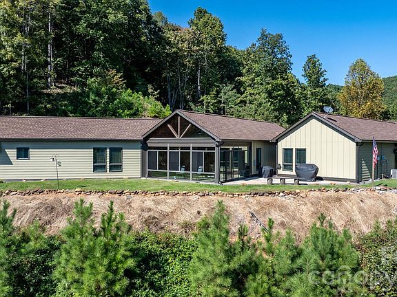 4th image of 3353 Rock Creek Rd