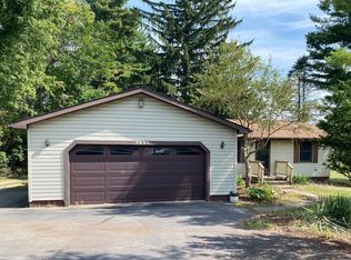 7391 Bishop Rd, Brighton, MI 48116