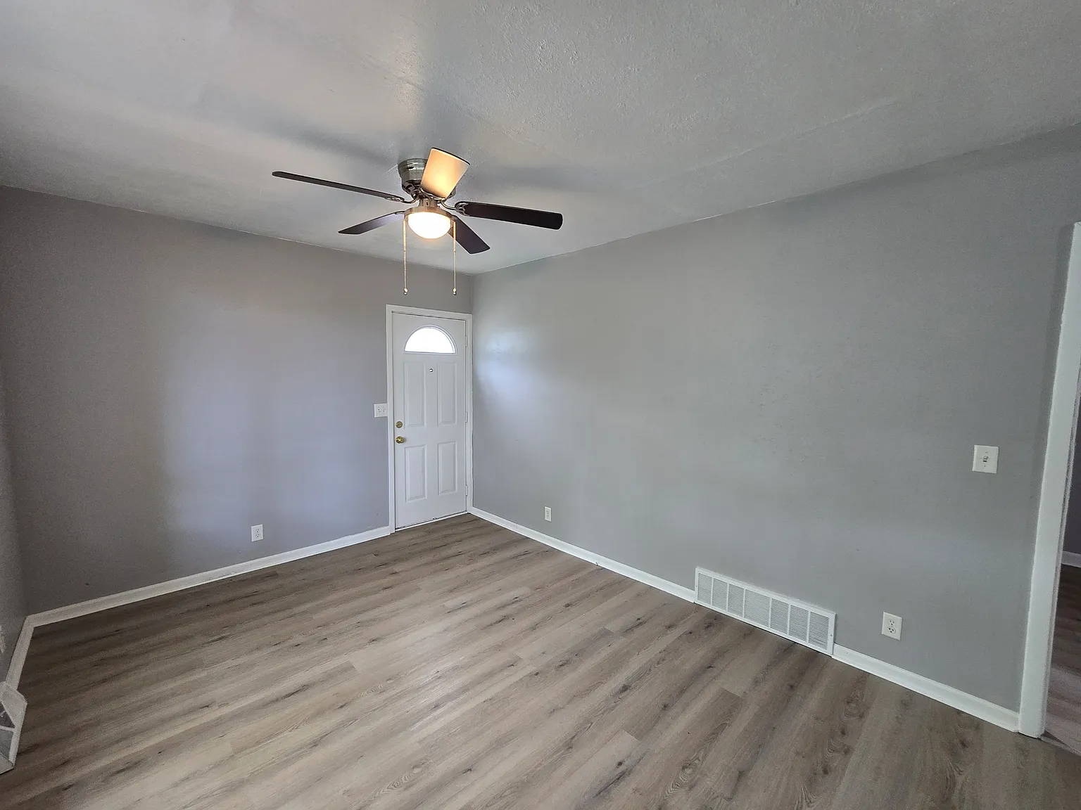 512 Maynard Avenue - 1 — Photo 4