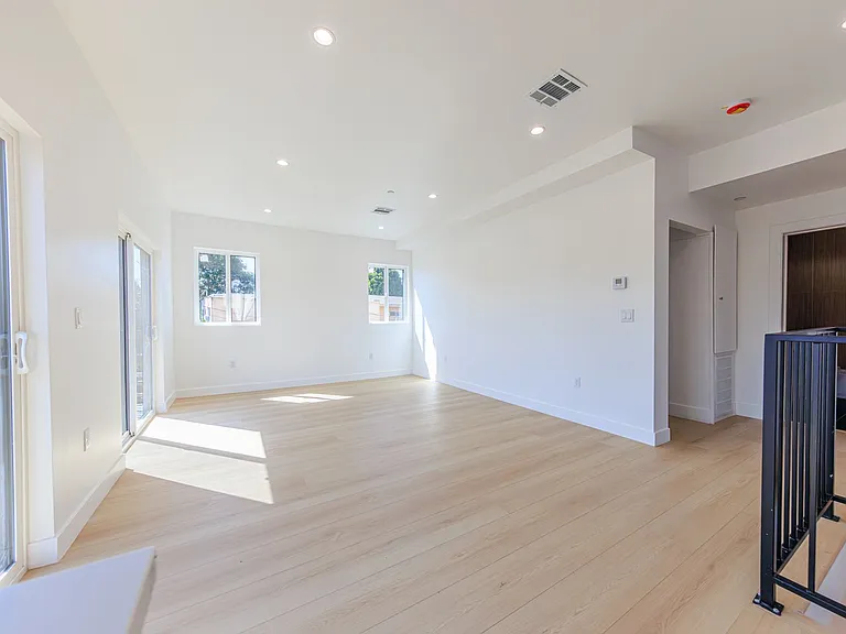 2424 S West View St — Photo 24