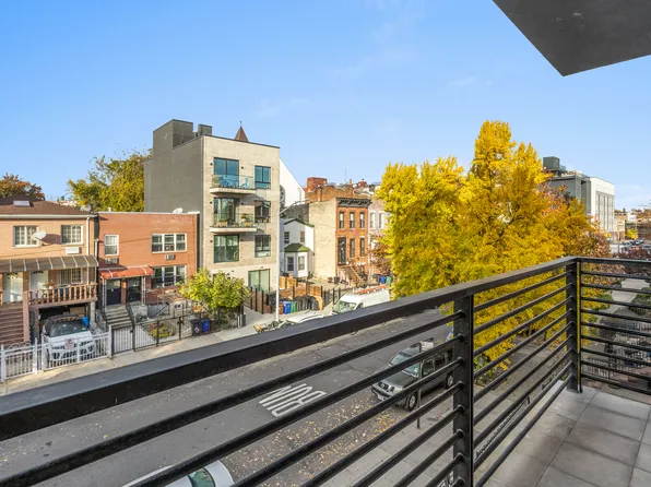 490 Vanburen Street image 7 of 12