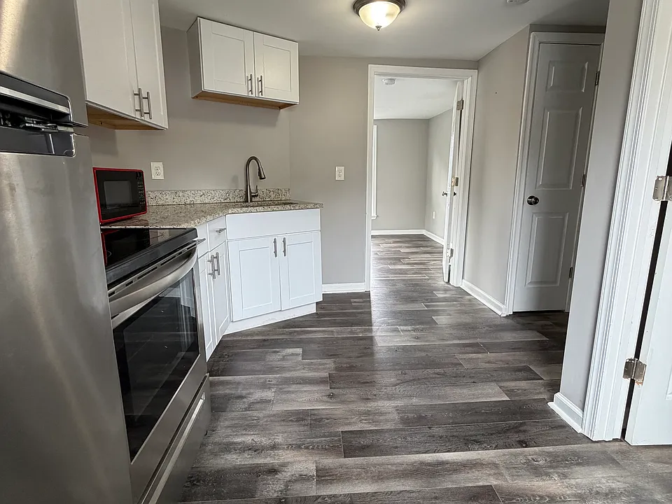 551 Bourbon St #4