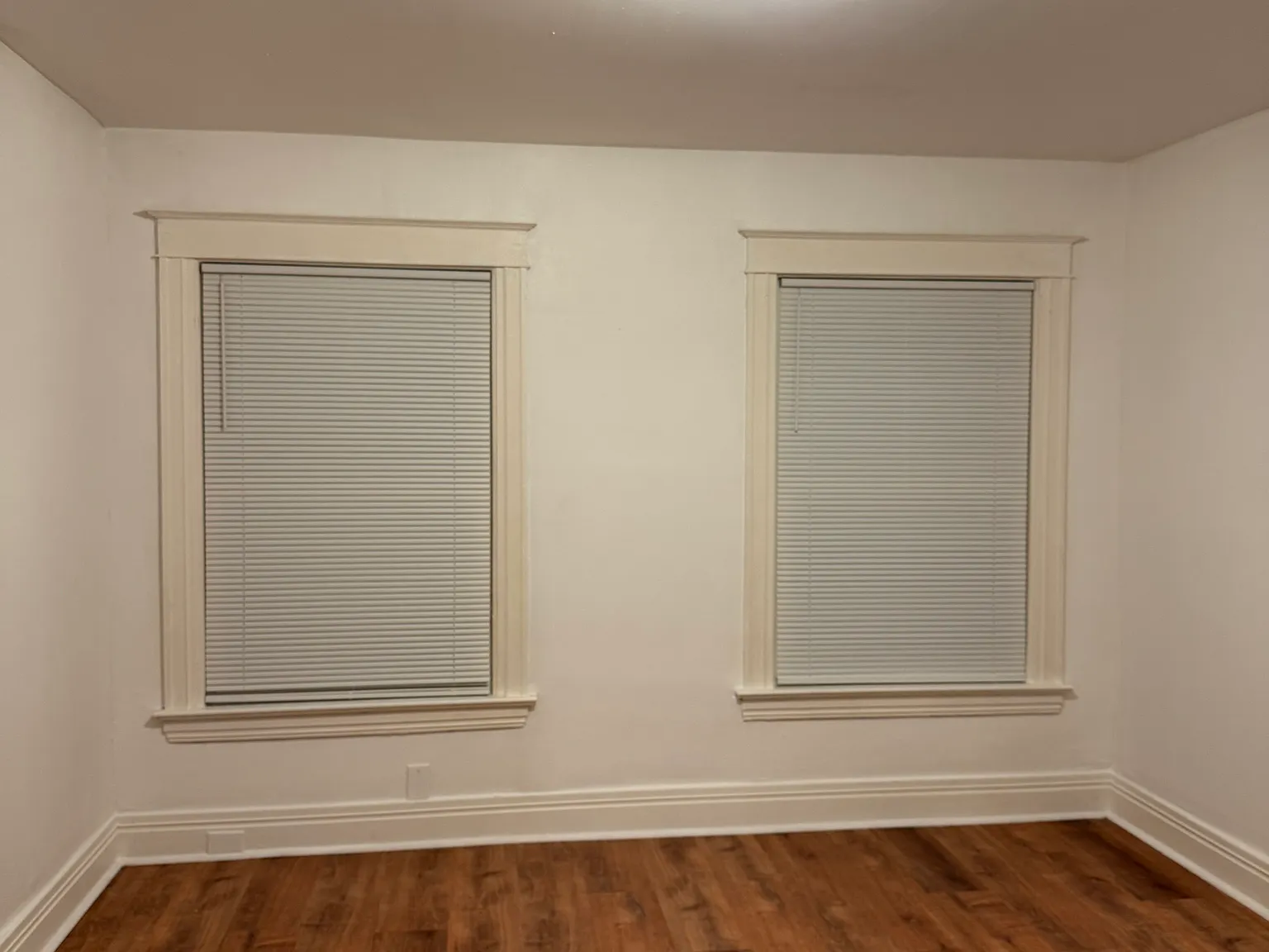 5 bed, 1200 sqft, $1,500 — Photo 2