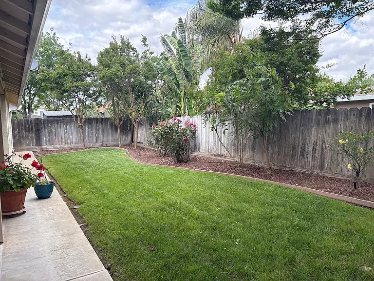 4062 Glendale Ct — Photo 3