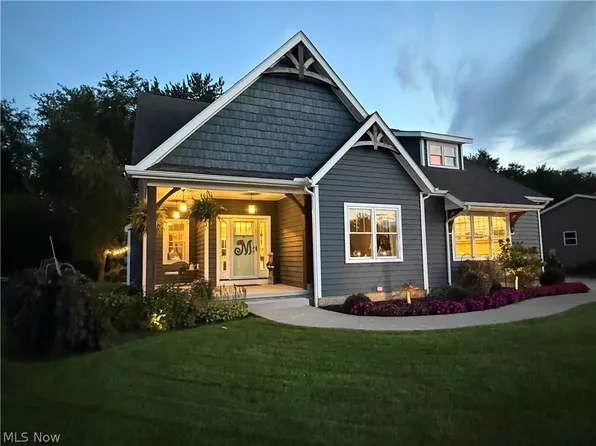 3098 Huntcliffe Rd NE, Canton, OH 44721