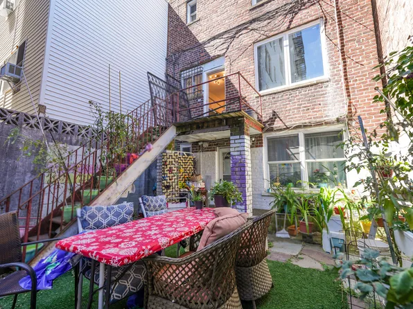 3099 Brighton 1st Place image 16 of 21