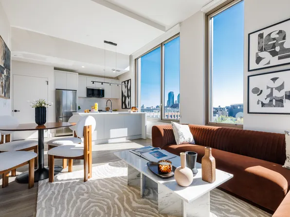 65 Dupont Street image 4 of 40