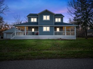 2359 Joswick Rd, Auburn Hills, MI 48326