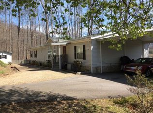 381 Carolina Village Cir, Franklin, NC 28734