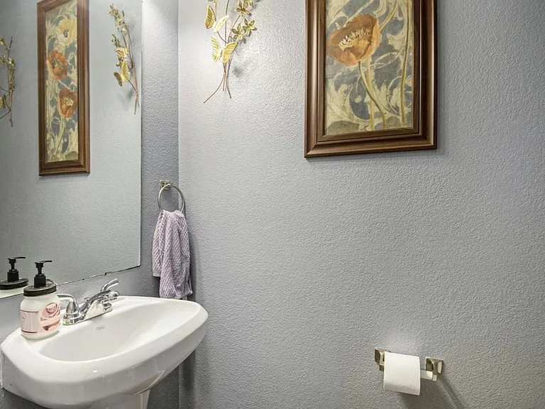 2216 Old Leonard St — Photo 3