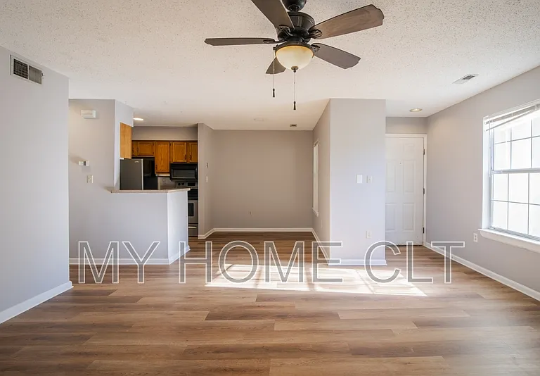 8117 Tremaine Ct #B — Photo 3