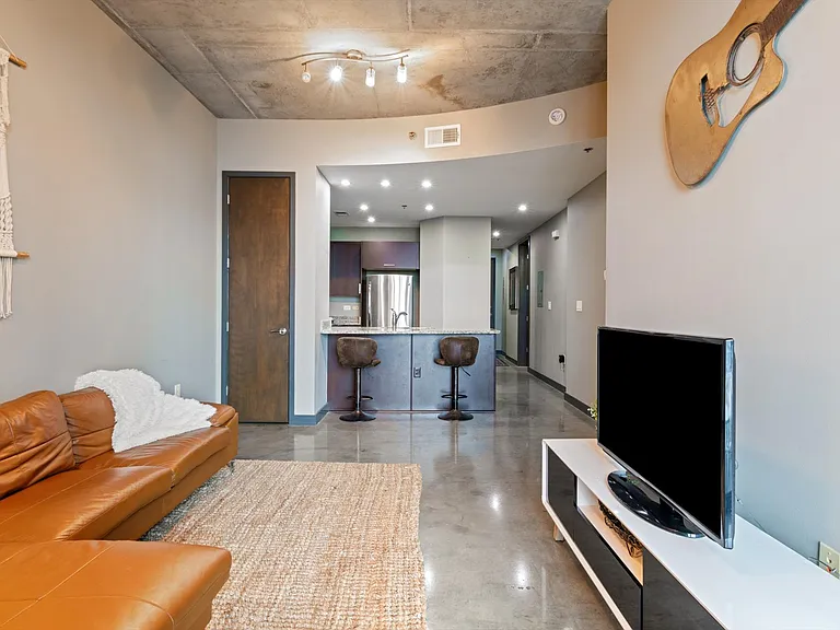 1510 Demonbreun St #706 — Photo 21