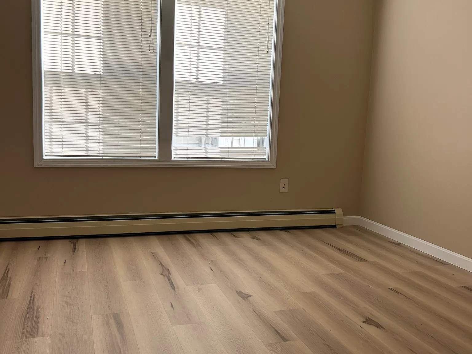 3 bed, 1.5 bath, 1500 sqft, $2,650 — Photo 4