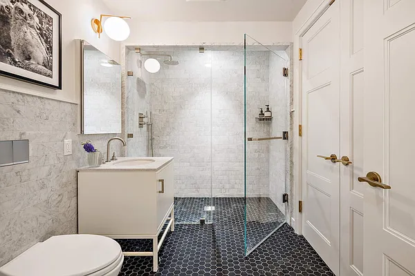 Sold by Sotheby's International Realty | media 10