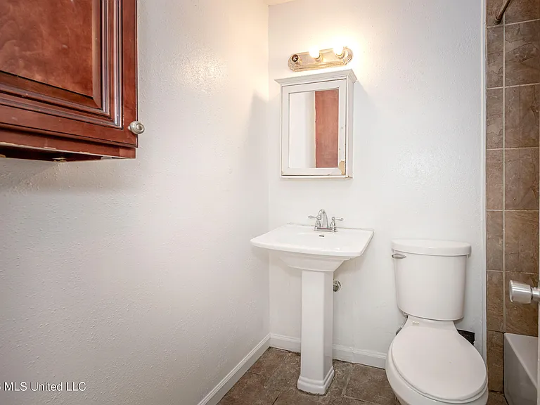 5612 Rose Dr — Photo 17