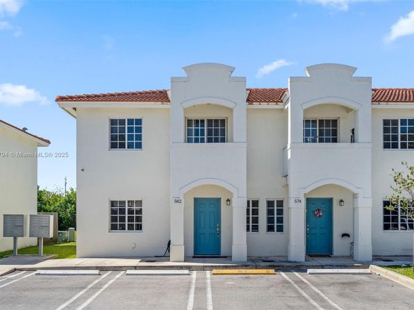 582 SW 2nd Pl