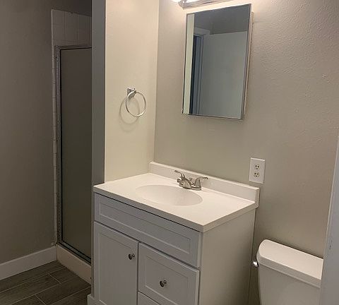 5th image of 708 Roger Cir #3