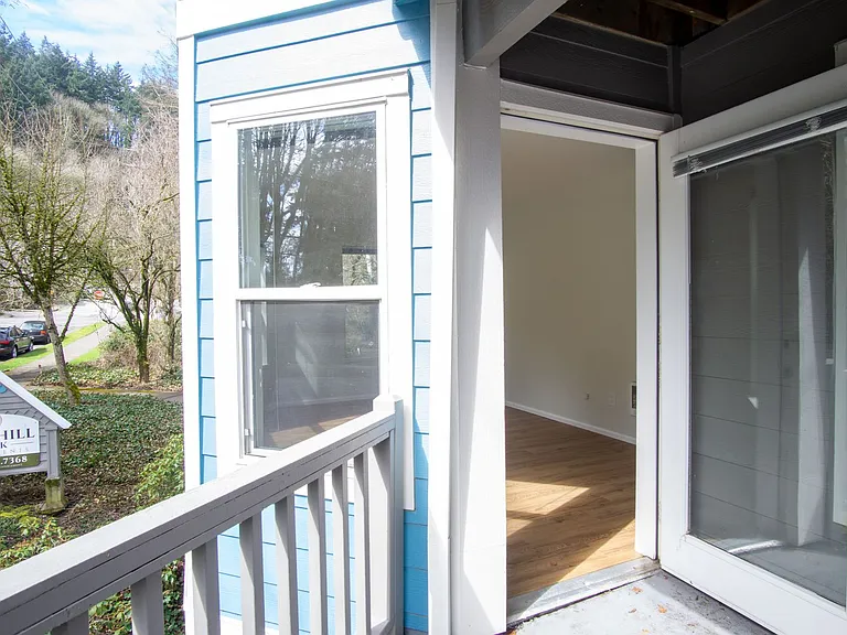 245 SW Hooker St #3 — Photo 15