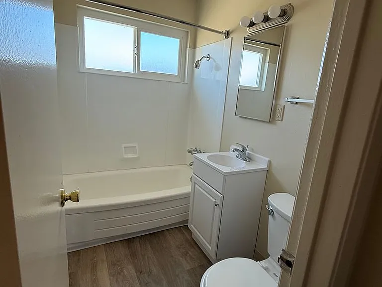 Desert Spa Apartments — Photo 18