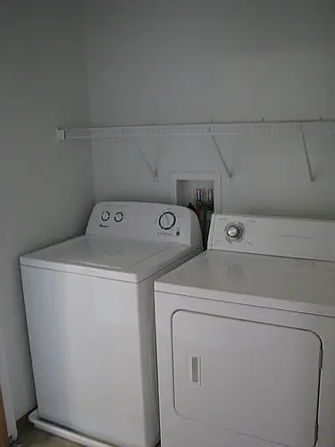1270 Broadway St — Photo 3