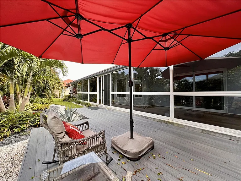 720 Birdie Ct — Photo 21