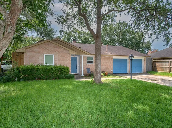 5011 Encino Ct, Friendswood, TX 77546