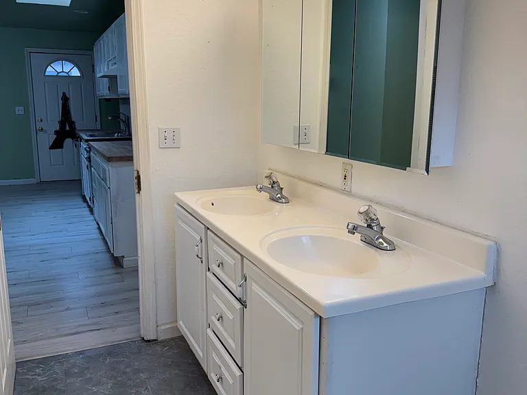 852 Kellogg Ave #B — Photo 6