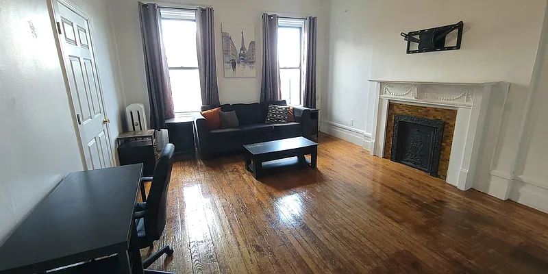 Rented by Perry Associates NYC Inc | media 22