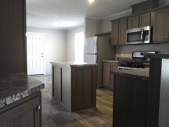 3rd image of 289 Walnut Ave #289