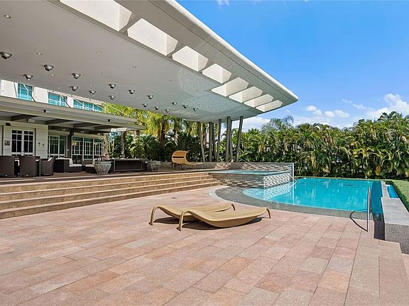 3rd image of 9 Castana St