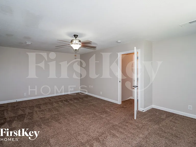 2060 Jackie Lorraine Dr — Photo 2