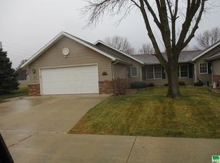 800 Country Club Rd UNIT 102, Sheldon, IA 51201