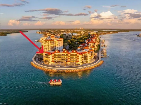 645 La Peninsula Blvd #645, Naples, FL 34113