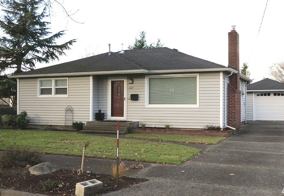 1st image of 1227 2nd Ave NW
