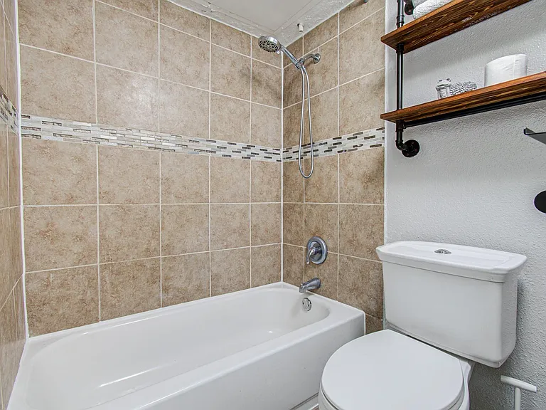10101 S Gessner Rd #405 — Photo 17