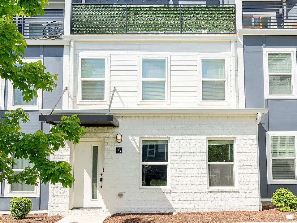 110 Duke St