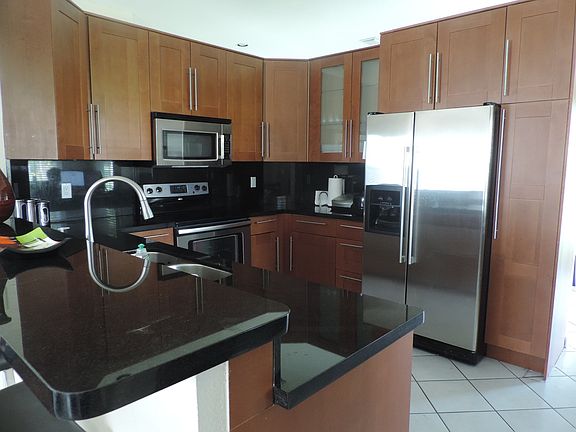 3rd image of 1532 Tamarind Ct