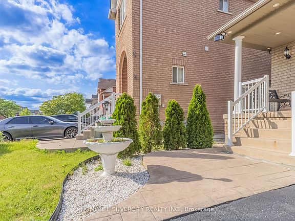 4th image of 15 Newark Way