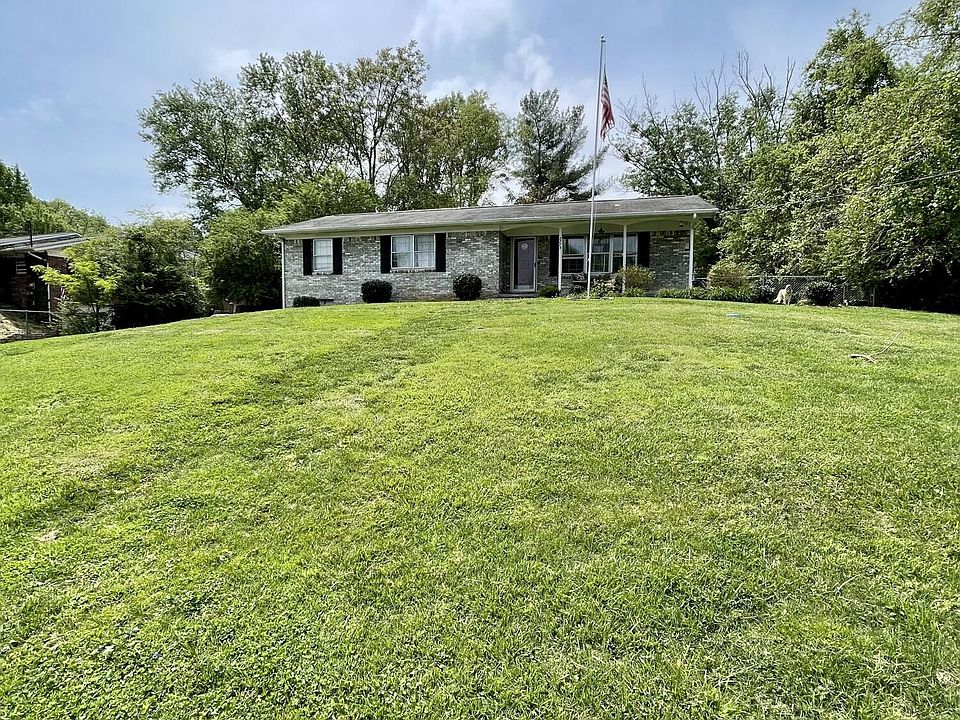 1st image of 2773 Robin Cir