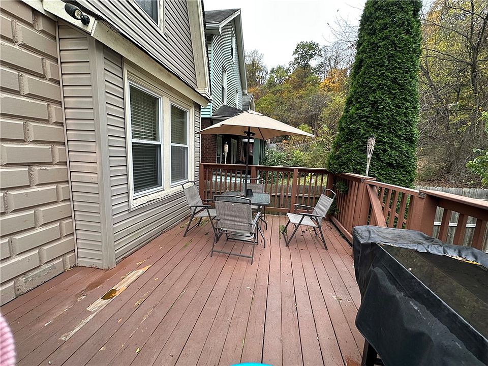 2nd image of 108 Ivy St