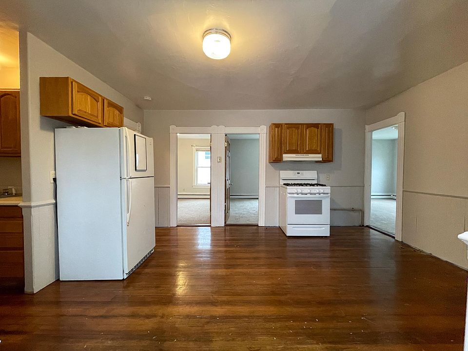 105 Washington St Gardner MA Zillow