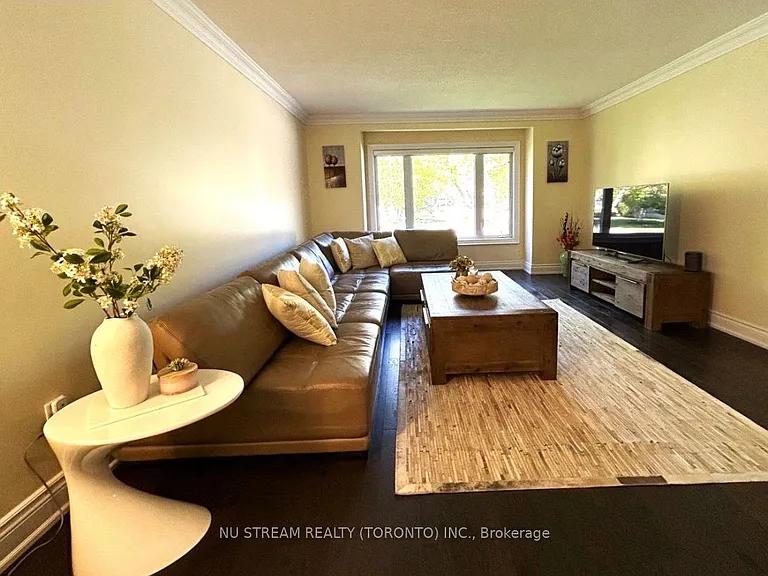 31 Ashfield Dr — Photo 15
