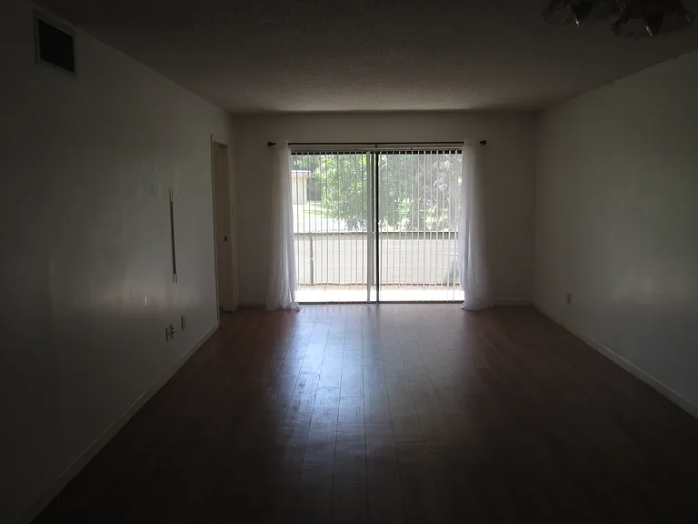 205 Palmetto Ave #102 — Photo 1