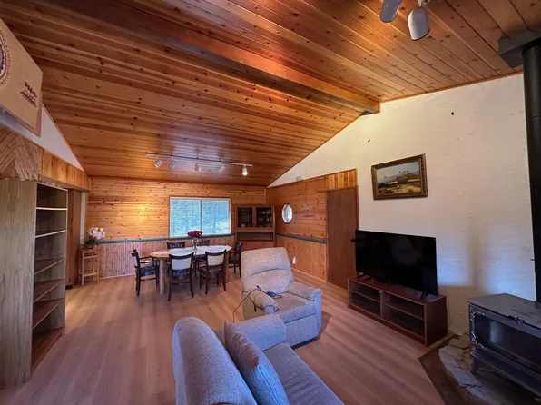 1521 Lassen Way, Pine Mountain Club, CA 93222