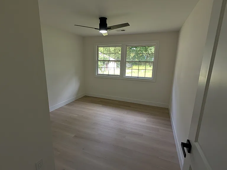 555 Bilper Ave — Photo 12
