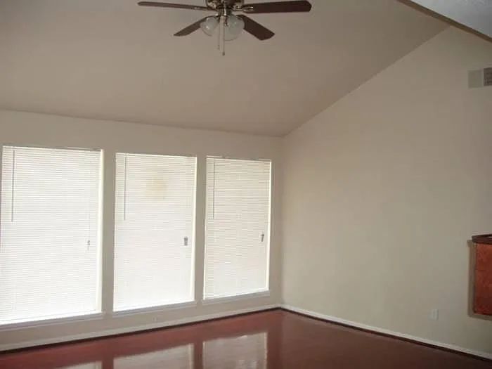4 bed, 1834 sqft, $1,800 — Photo 3