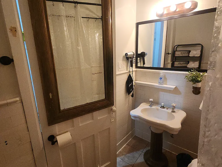 484 Madison Ave #2 — Photo 15